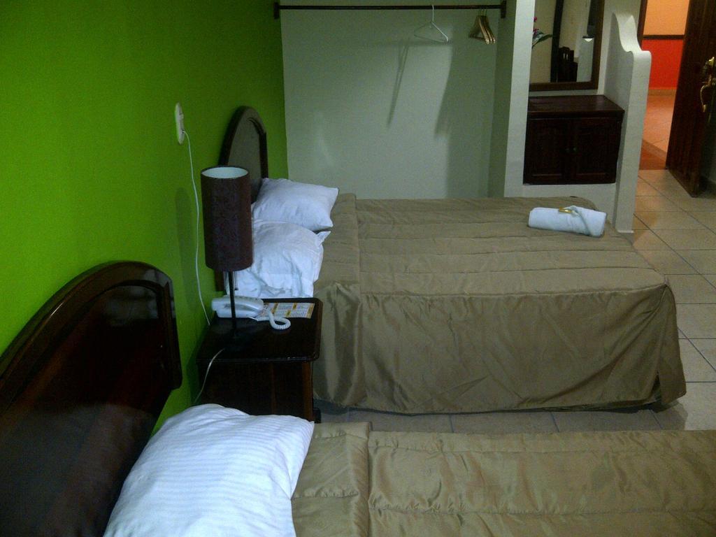 Hotel Cibeles La Ceiba Værelse billede
