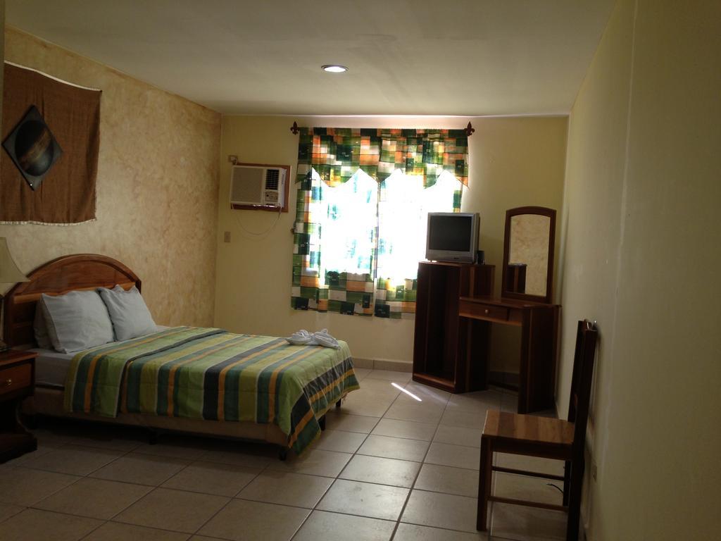 Hotel Cibeles La Ceiba Eksteriør billede